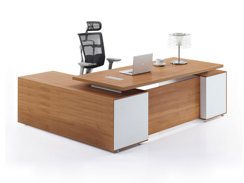 Комфортный рабочий стол для кабинета директора с гарантией качества. Артикул: CBN-0011