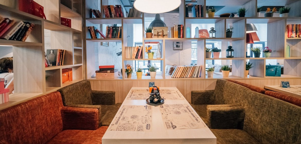 Индивидуальная мебель Vitti изготовлена под заказ для ресторана Токио Сити